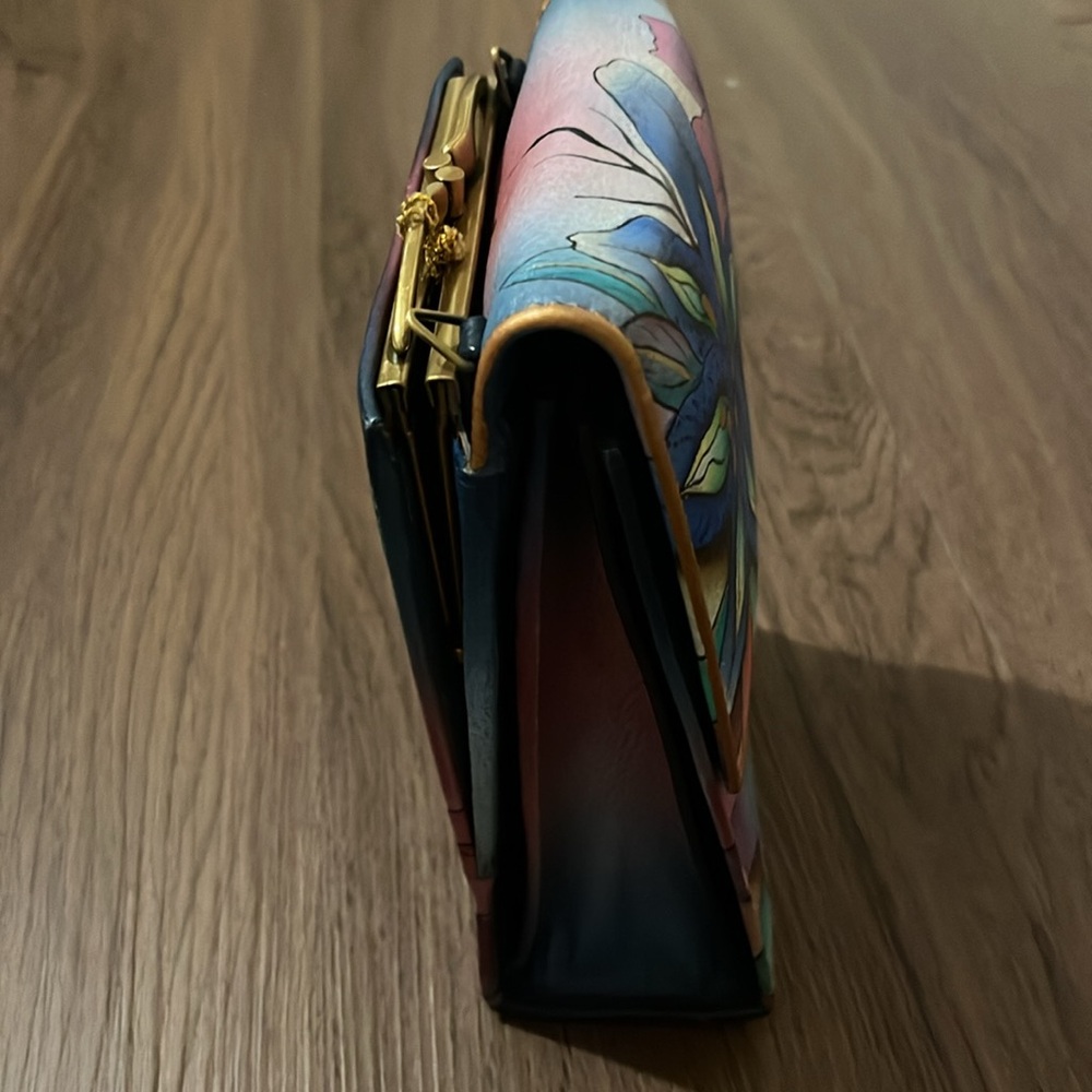 NEW with tags Anuschka beautiful floral purse. - Picture 2 of 8